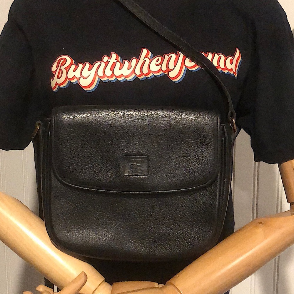 Vintage BURBERRYS Black Leather Single Flap Nova Check Lining Crossbody Tote Bag